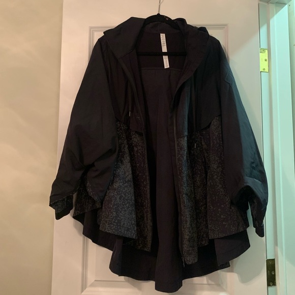lululemon athletica Jackets & Blazers - Lululemon Black Hooded Windbreaker
